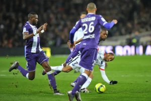 Sporting accelerates negotiations for Doumbia to replace Morita.