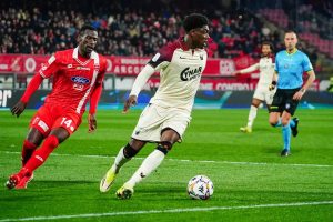 “Sporting leads the race for Issa Doumbia, Benfica keeping an eye on the revelation.”