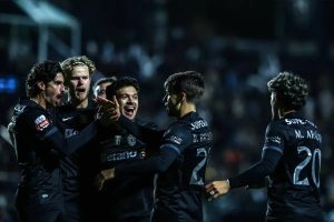 Sporting triunfa em casa do Estrela da Amadora e pressiona FC Porto