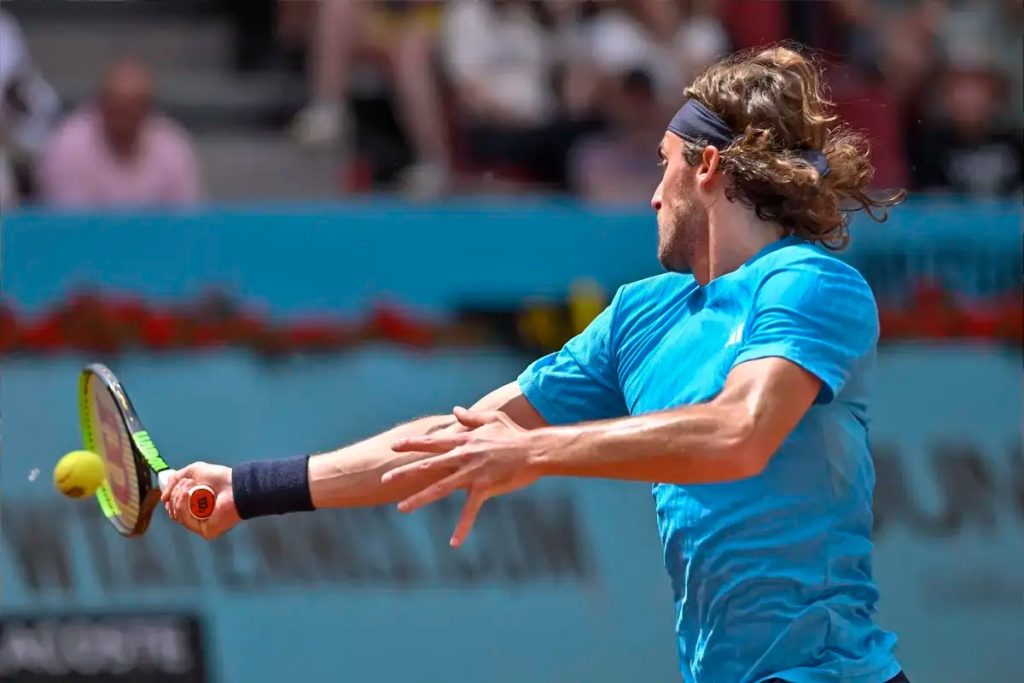“Stefanos Tsitsipas explodes in drama and tension at the Madrid Open.”