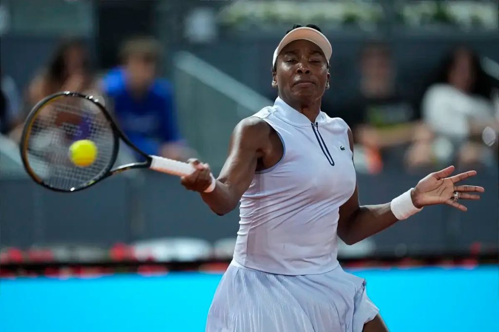 Venus Williams mira Roland Garros após derrota em madrid