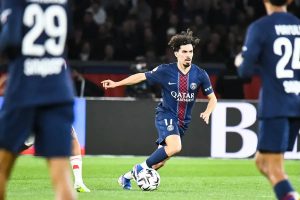 “Vitinha on alert: Injury worries PSG and the National Team.”