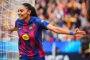 “Barcelona advances to the final of the women’s Champions League after an exciting victory.”