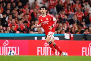 Bayern Munich wants Tomás Araújo from Benfica for the defense.