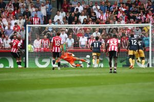 “Brentford crushes West Ham and strengthens European dream.”