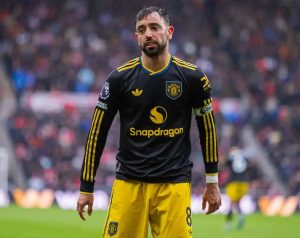 “Bruno Fernandes in the spotlight as Man Utd changes strategy.”