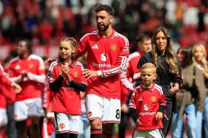 “Bruno Fernandes sparks transfer rumors with intriguing conversation.”