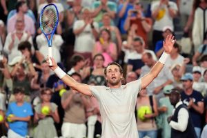 Casper Ruud is the favorite at Roland Garros after an epic turnaround.