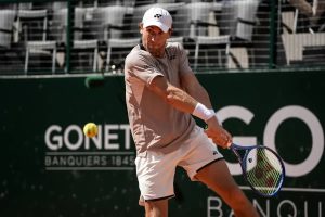 Casper Ruud supera adversidades e avança em Roland Garros