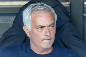 “Confusion in the tunnel: Mourinho criticizes the Portuguese Championship in Famalicão.”