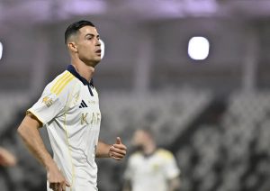 “Cristiano Ronaldo makes history with 6 World Cups: An inspiring achievement.”