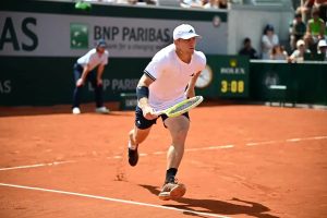 Davidovich Fokina supera limites e conquista vitória no Roland Garros