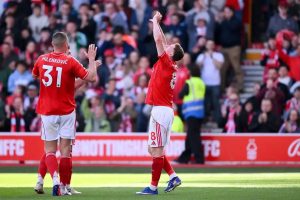 Elliot Anderson saves Nottingham Forest with a goal in the last minute.