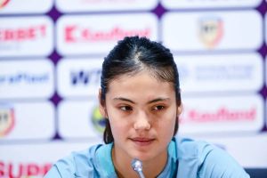 Emma Raducanu retira-se do Open de Itália após conferência de imprensa