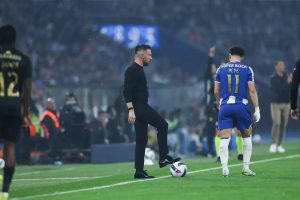 Farioli wins the first league title with FC Porto.