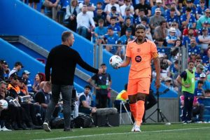 Flick anticipates challenge against Osasuna and ignores Real Madrid.