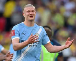 “Haaland shines with a lightning goal and Doku saves Manchester City.”