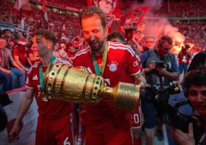 Harry Kane shines with a hat-trick and leads Bayern to victory in the German Cup.
