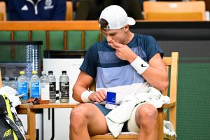 Holger Rune adia regresso e perde Roland Garros