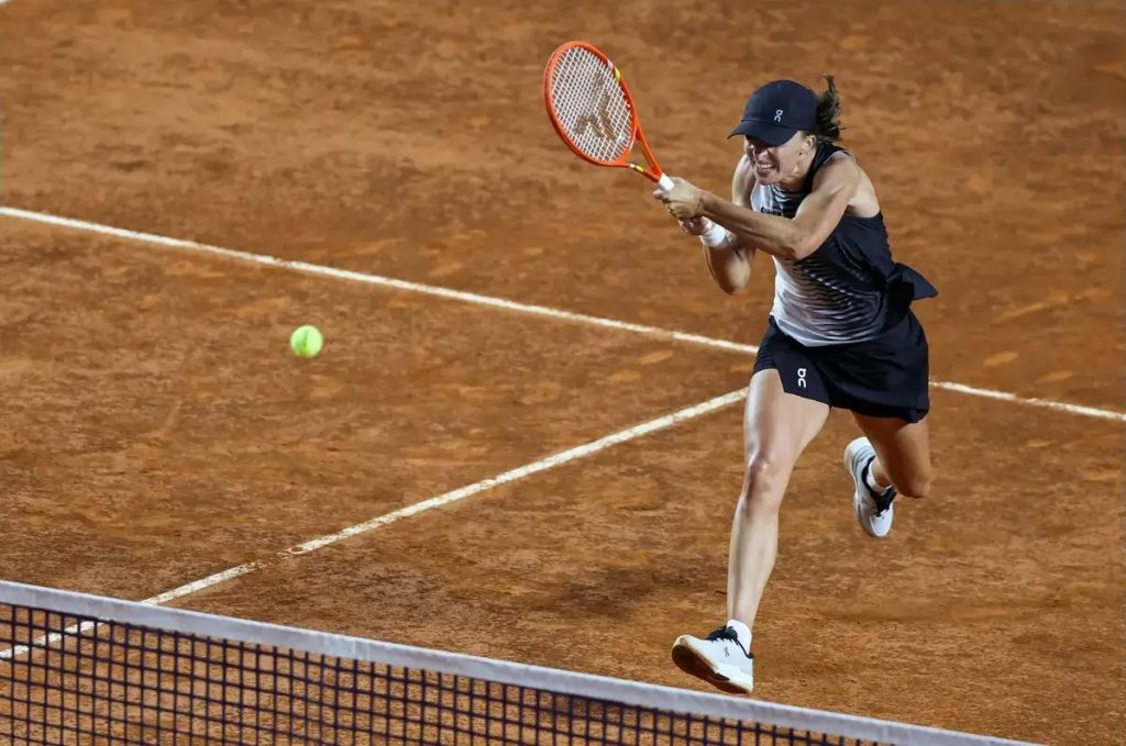 “Iga Swiatek regains form and shines at the Italian Open.”