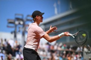Jannik Sinner em destaque na corrida ao título em Roland Garros