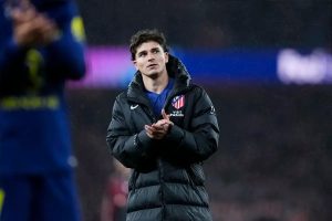 Julian Alvarez denies rumors about a transfer to Arsenal.
