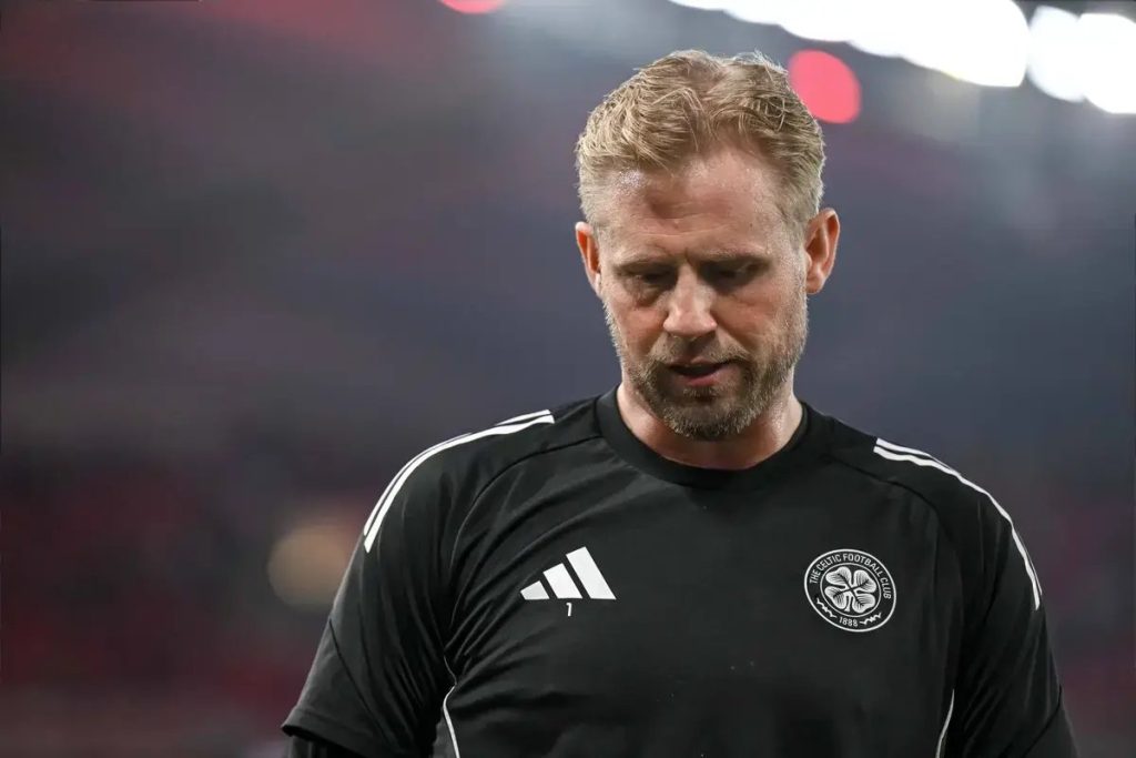 Kasper Schmeichel termina carreira após grave lesão no ombro