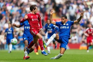 Liverpool e Chelsea empatam em jogo marcado por assobios em Anfield
