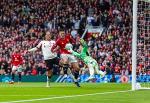 “Man Utd and Liverpool put on a spectacle with 5 goals at Old Trafford.”