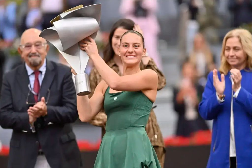 Marta Kostyuk wins title in Madrid and defends Ukraine.