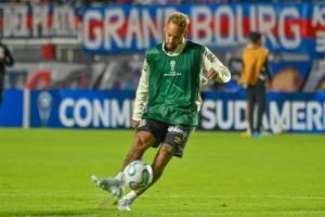 Neymar apologizes and reconciles with Robinho Jr after the incident.