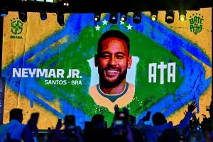 “Neymar returns to the Brazilian National Team after injury and controversies.”
