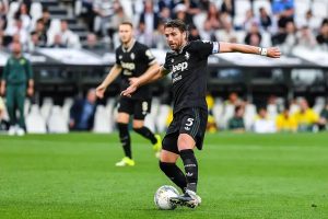 “Pressure mounts on Juventus before the cup final.”