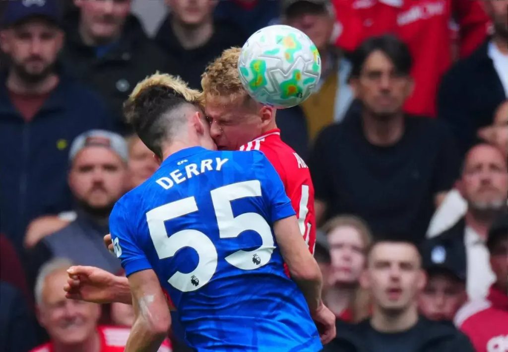 “Chilling VIDEO – Dramatic head collision interrupts Chelsea-Nottingham Forest”