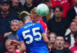 “Chilling VIDEO – Dramatic head collision interrupts Chelsea-Nottingham Forest”