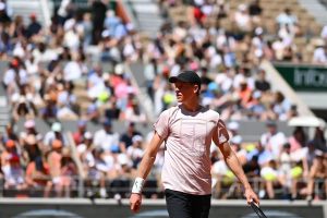 Zverev afirma que Sinner está a anos-luz de Alcaraz e Djokovic