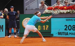 Zverev criticado por se comparar a Sinner, Alcaraz e Djokovic