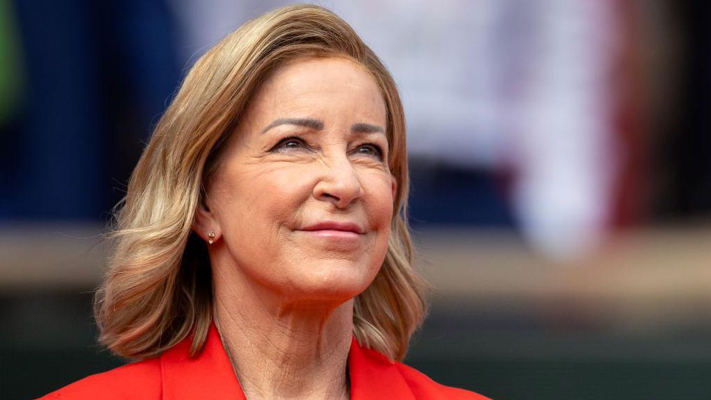 Chris Evert confirms cancer recurrence and misses Wimbledon this year.