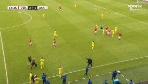 “Christian Eriksen collapses during Denmark match and the game is immediately interrupted (VIDEO)”