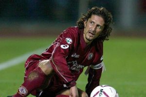 Igor Protti, former Italian forward, dies at 58 years old.