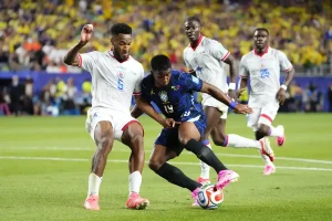 Brazil seeks to ensure qualification against Scotland in the 2026 World Cup.