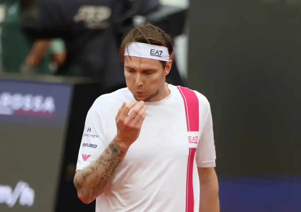 Alexander Bublik defends his title at the 2026 Halle Open with big names in the competition.