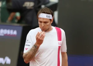 Alexander Bublik defends his title at the 2026 Halle Open with big names in the competition.