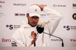 “Alcaraz misses Wimbledon and doubts about Sinner open the door to chaos in tennis.”