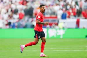 “Arsenal prepares proposal for Morgan Rogers and Man United schedules medical exams.”