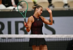 Aryna Sabalenka criticizes tournament conditions after exiting the French Open.