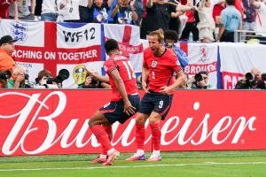 Barcelona avalia contratação de Harry Kane como sucessor de Lewandowski