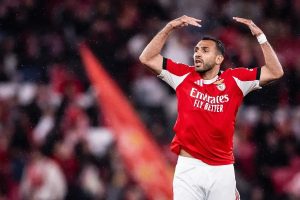 Benfica receives an offer from Como for Pavlidis.