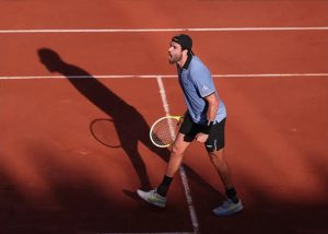 “Berrettini and Analdi in a decisive match in the quarter-finals of Roland Garros.”