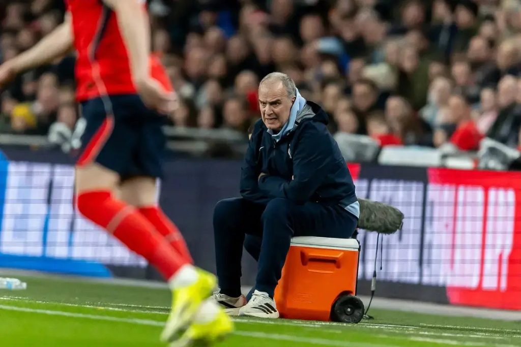 “Bielsa laments Uruguay’s draw and admits uncertainty.”